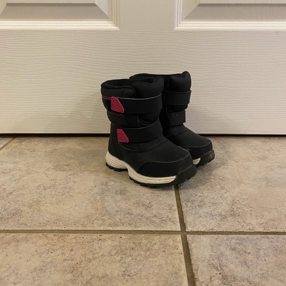 Black and Pink Toddler Winter Boots